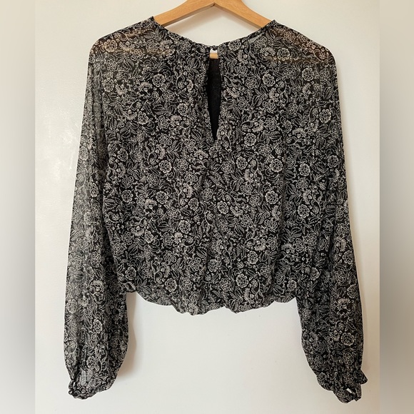 Dynamite Blouse - Picture 2 of 4